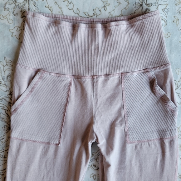 Like New. Workout/Lounge Jogger Leggings Bundle. Bally/Livi - Picture 8 of 11